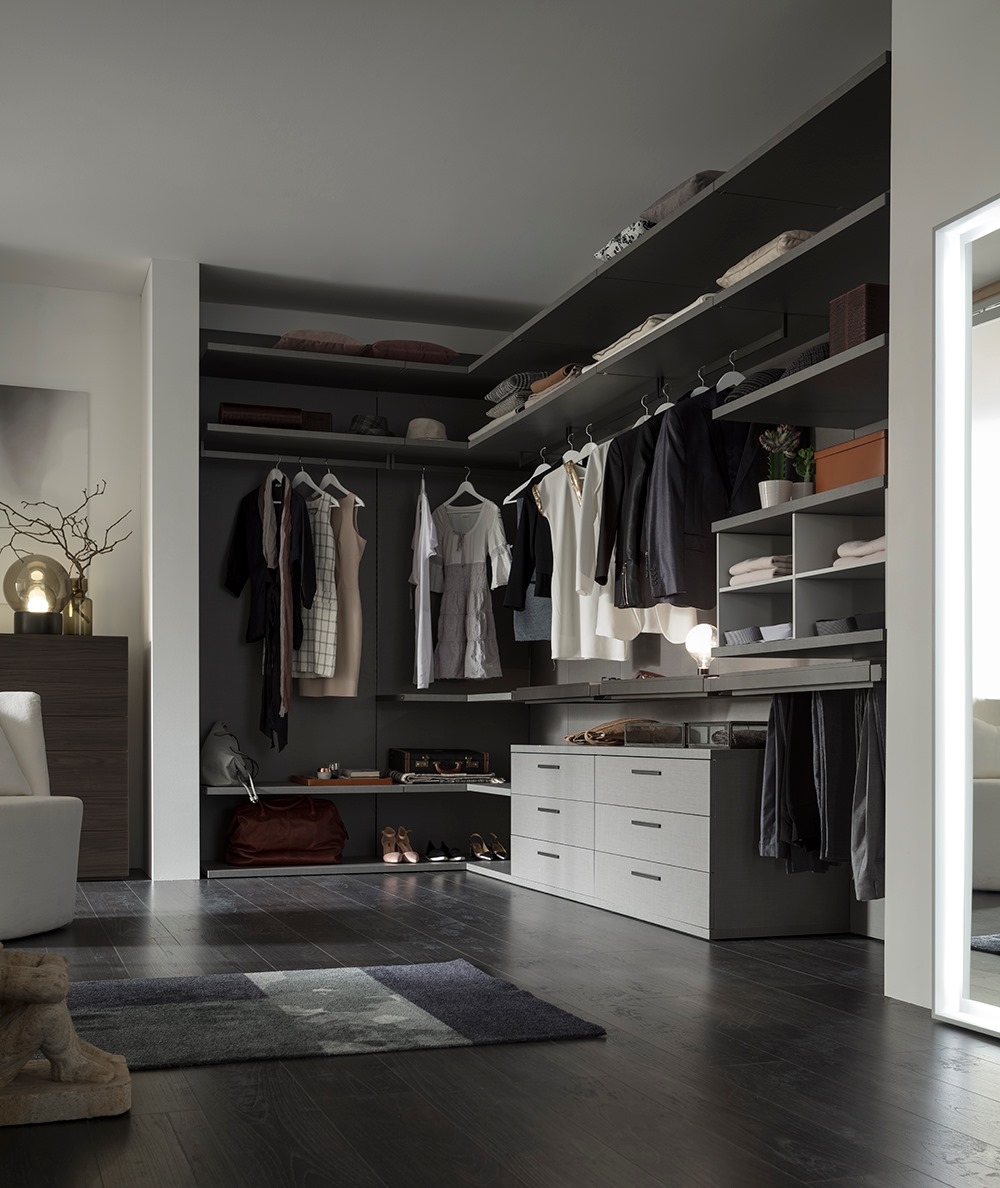 WALK IN CLOSET WARDROBE 